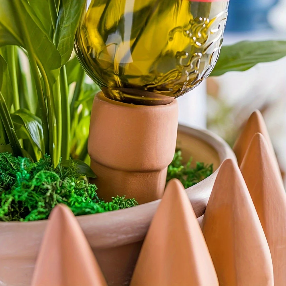2\u002F4pcs Plant Self-watering Stake Garden Indoor and Outdoor Garden Clay Drip Waterer Conical Clay Automatic Irrigation System Plant Watering Device